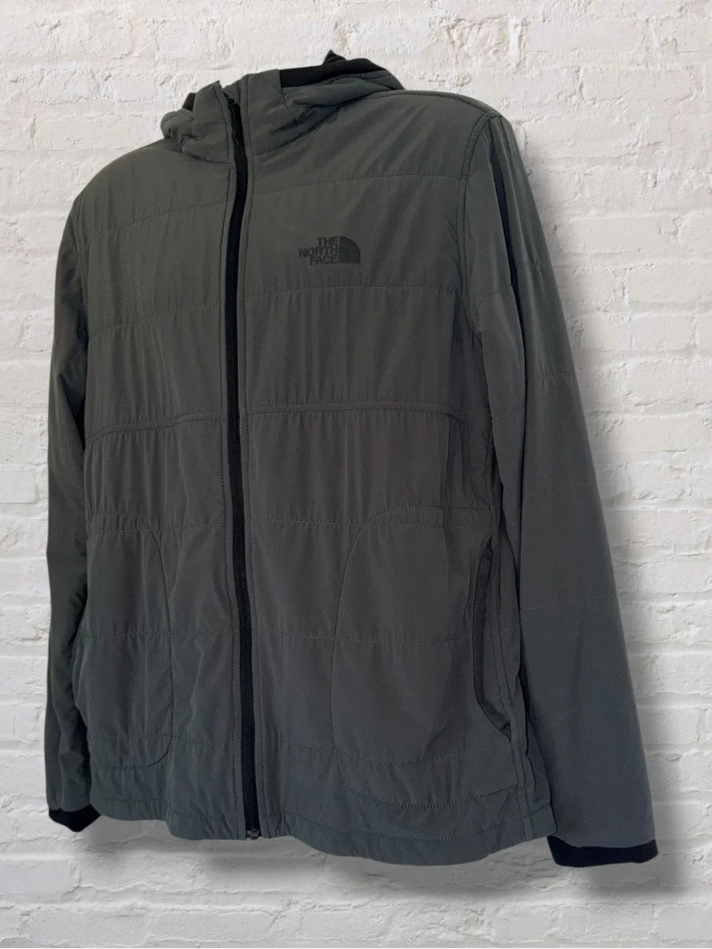 The North Face Men’s Large Gray Hooded Insulated Full Zip Jacket Ventrix Outdoor